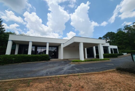 12K SQ FT Bdg Near SMC in Spartanburg, 55 Parking Spaces photo 2