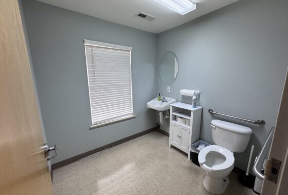 3 Office Suite- Seneca- Off HWY 123 photo 10