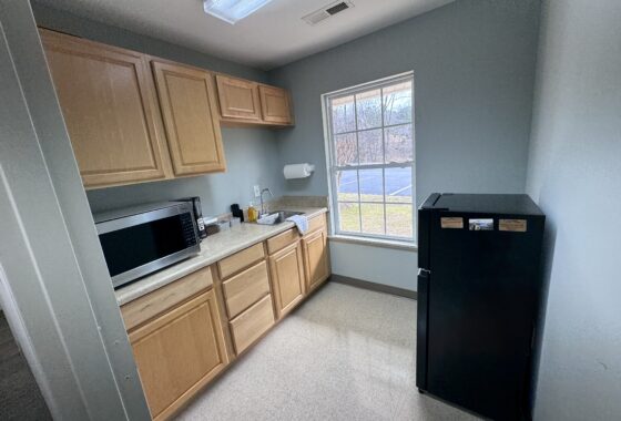 3 Office Suite- Seneca- Off HWY 123 photo 9