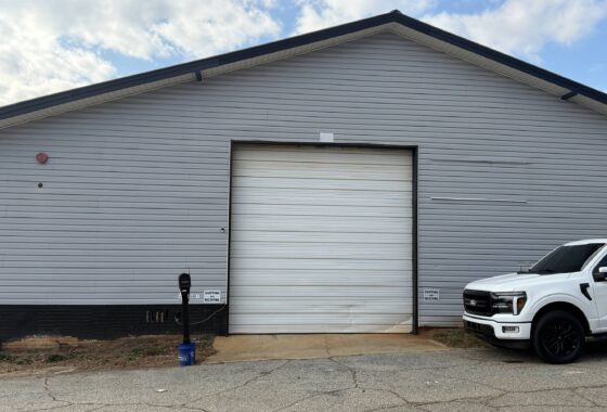1770 SQ FT Warehouse Space Near Downtown Seneca photo 15