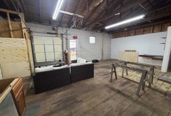 1770 SQ FT Warehouse Space Near Downtown Seneca photo 19
